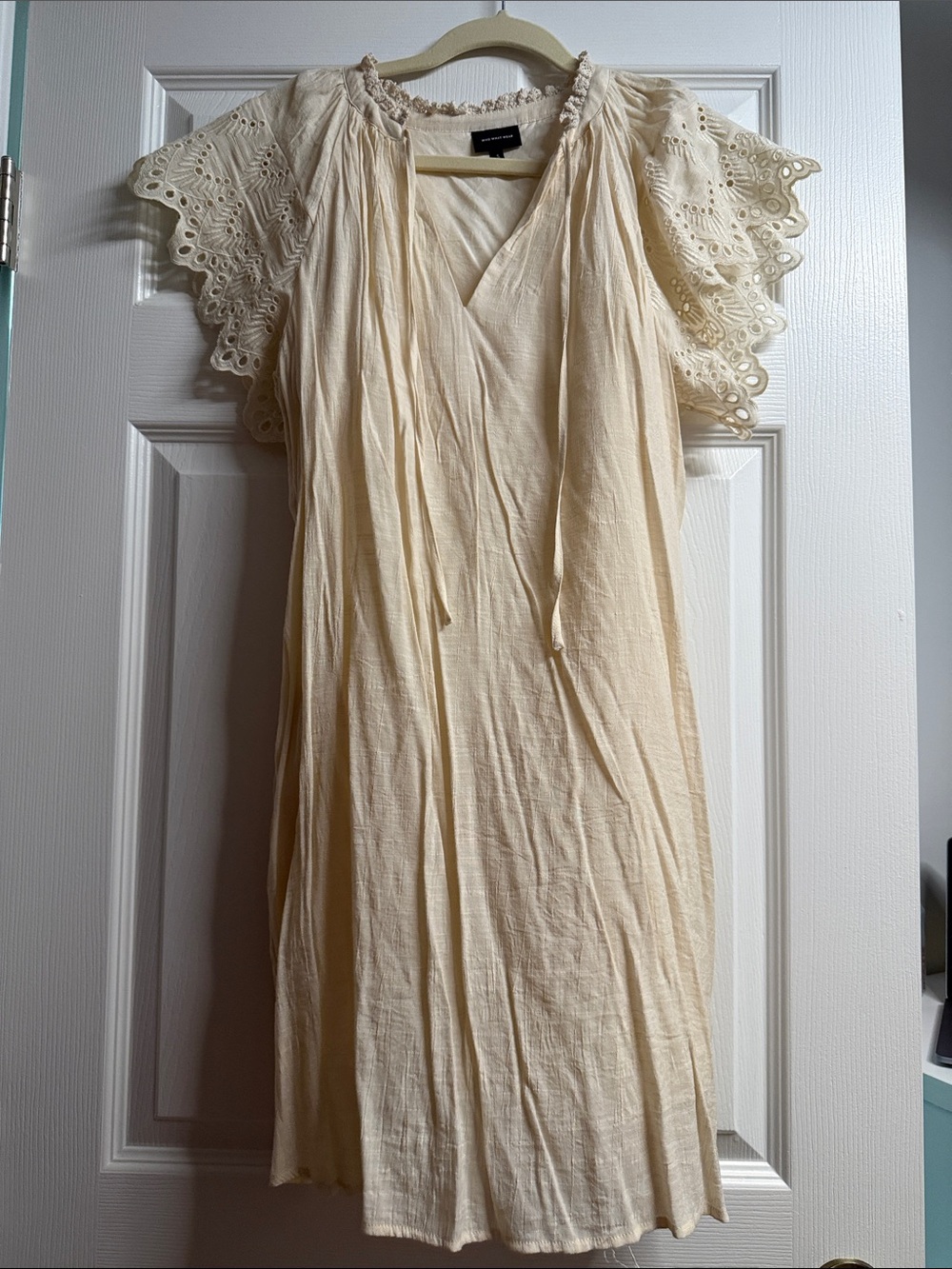 Who What Wear Cream Eyelet Flutter Sleeve Chemise Dress